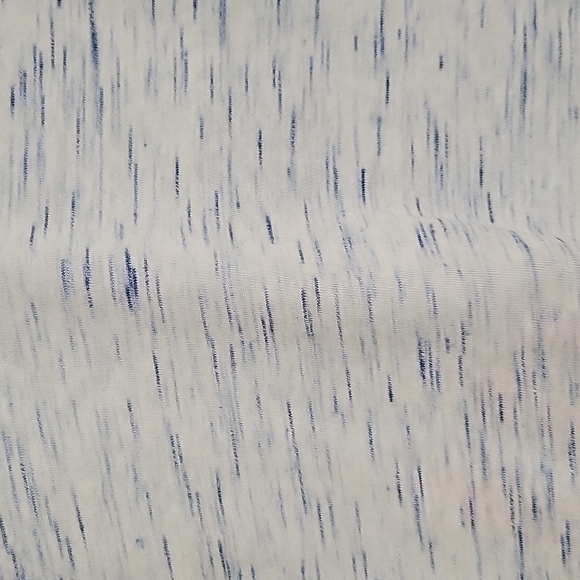 Old Navy V-neck Tee - Picture 4 of 4